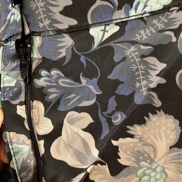 : : BURBERRY Floral Shorts : : - Picture 6 of 14